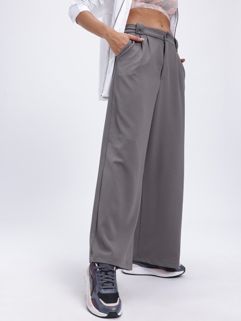 glitchez Women Pleated Wide Leg Trousers