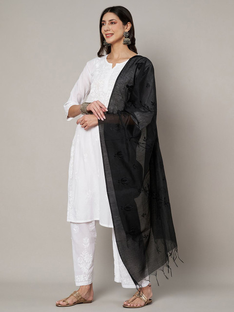 MUFFLY Embroidered Thread Work Cotton Dupatta - Image 3