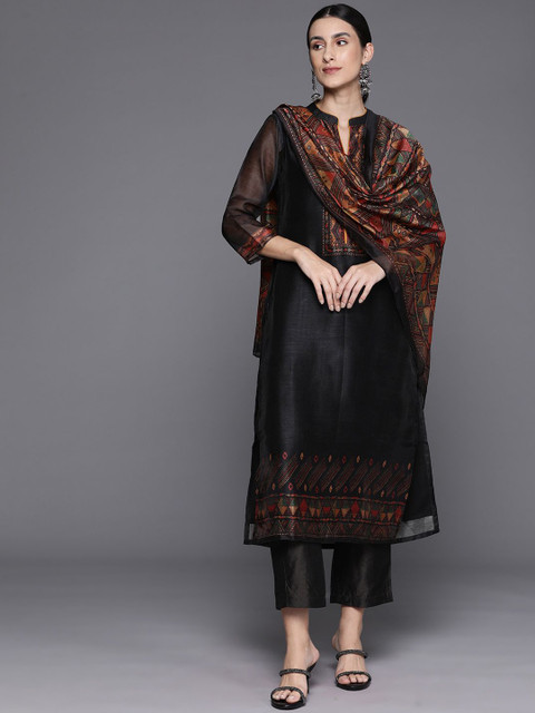 Varanga Women Geometric Printed Mandarin Collar Regular Kurta & Trousers With Dupatta