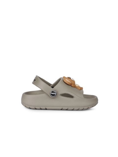 Action Unisex Tom And Jerry Clogs - Image 4