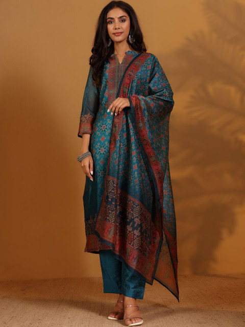 House of Pataudi Women Geometric Printed Straight Kurta With Trousers & Dupatta