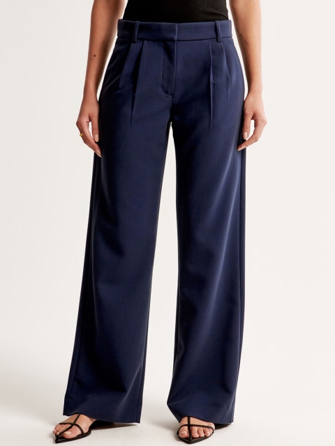 Chemistry Women Solid Relaxed Straight Leg Fit High-Rise Pleated Wide Leg Trousers