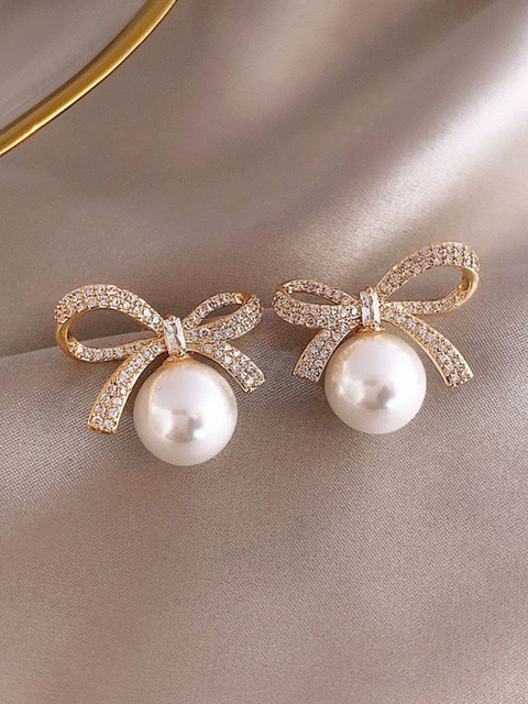 DressBerry Korean Gold-Plated Pearls Contemporary Studs