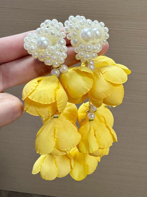 StyleCast x Revolte Leaf Shaped Drop Earrings