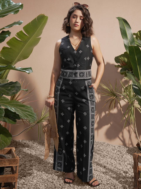 Vara By Vishudh Geometric Printed Co-Ord Set