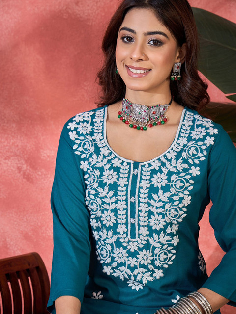 Sangria Women Embroidered Straight Kurta