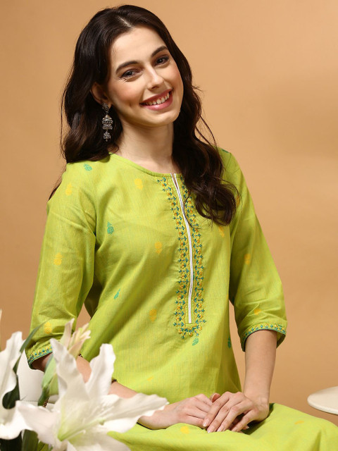 Anouk Embroidered Thread Work Dobby Kurta
