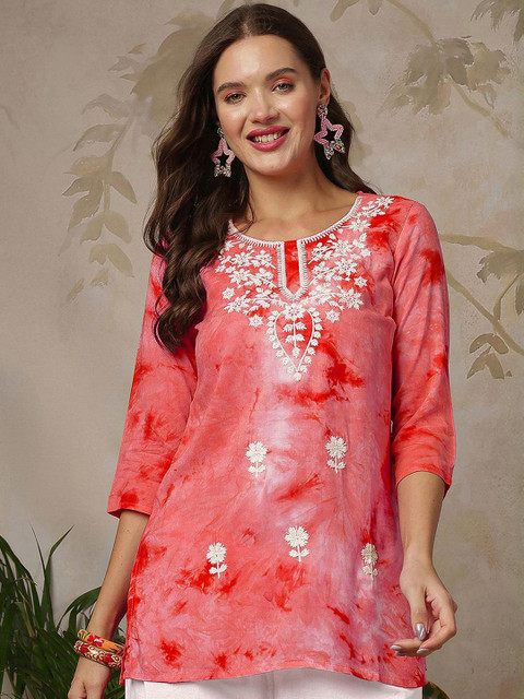 Uparna Women Ethnic Motifs Embroidered Chikankari Kurta