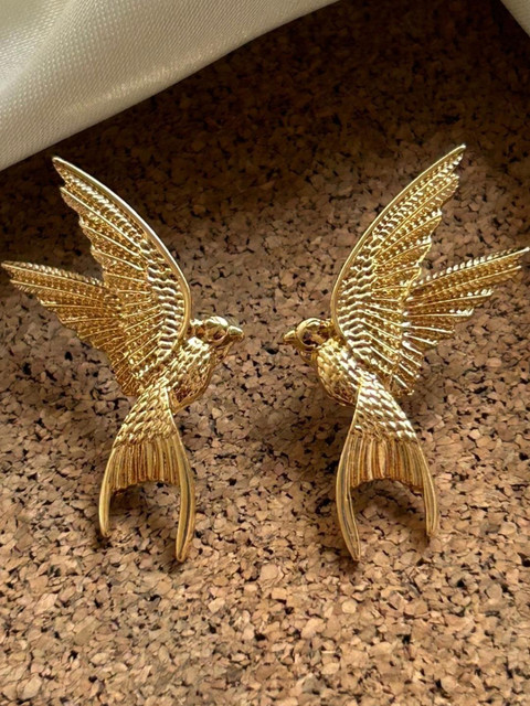 A little Extra Gold Metal Earrings