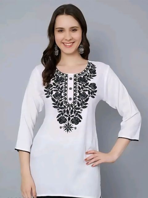 CROWN KING Women Embroidered Kurti