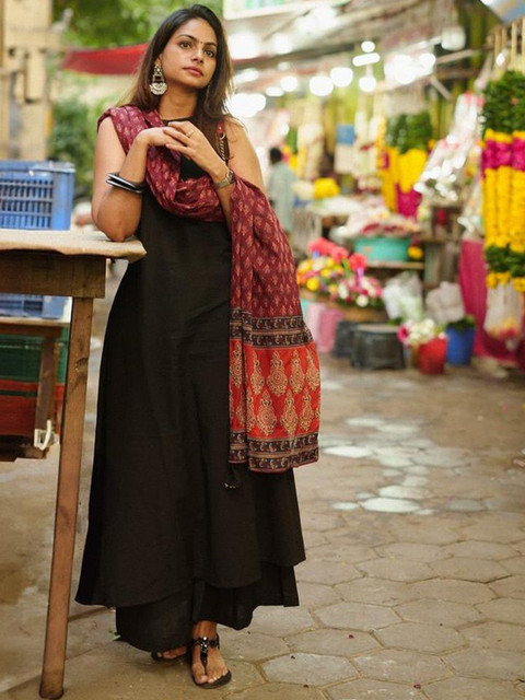 GoSriKi Women Regular Kurta with Palazzos & With Dupatta