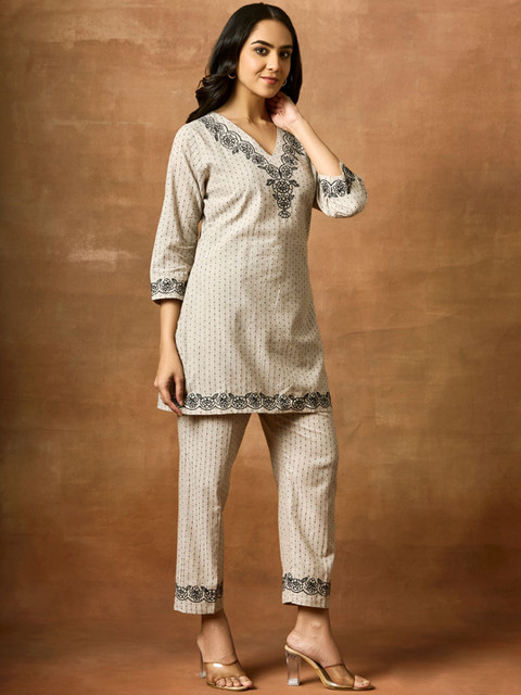 WOMEN PLUS Safar Embroidered Pure Cotton Tunic With Trousers Co-Ords - Image 3