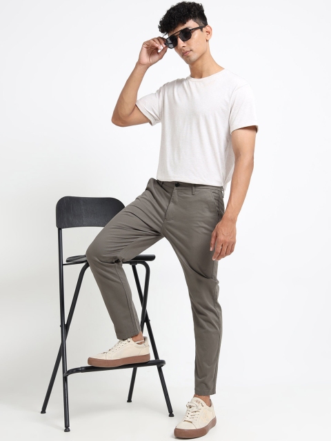U.S. PITCHERS Men Slim Fit Low-Rise Chinos Trousers - Image 5