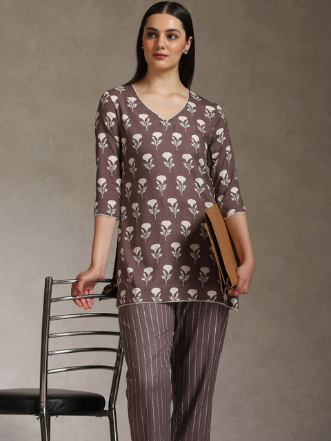 Khushal K Floral Printed Cotton V-Neck Tunic With Trouser Co-Ords - Image 6