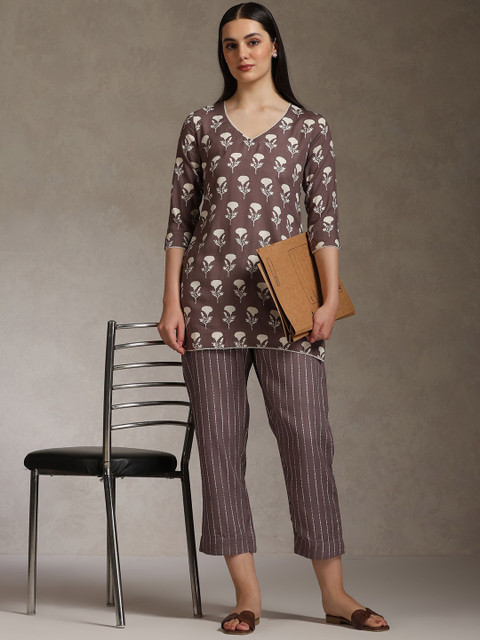 Khushal K Floral Printed Cotton V-Neck Tunic With Trouser Co-Ords - Image 5