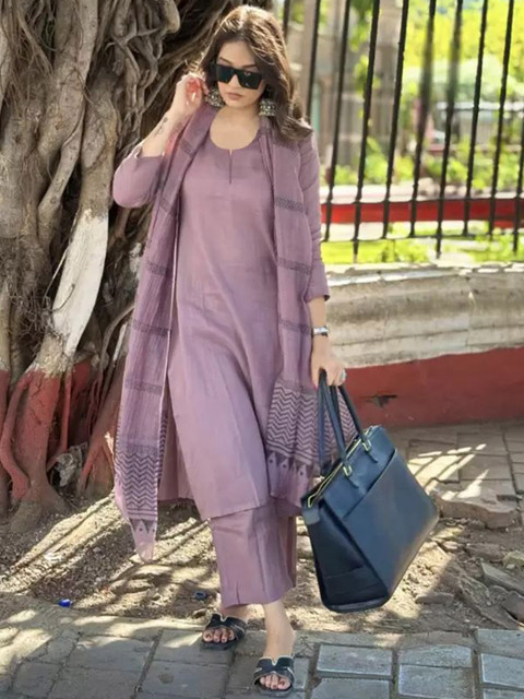 DIVASTRI Notch Neck Straight Kurta With Trousers & Dupatta