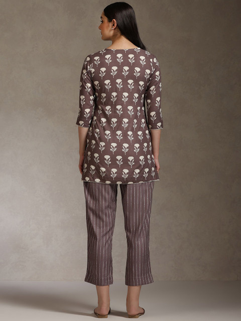Khushal K Floral Printed Cotton V-Neck Tunic With Trouser Co-Ords - Image 4