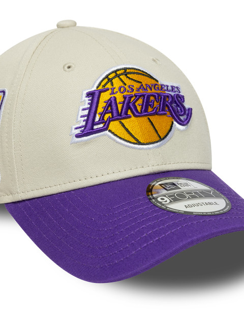 New Era Men Embroidered Los Angeles Lakers Snapback Cap - Image 5