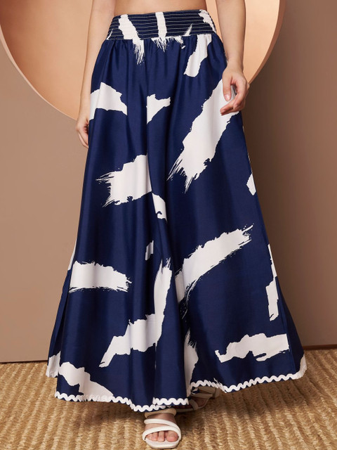 ZWERLON Printed Flared Palazzos