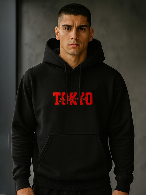 JUMPCUTS Men Printed Hooded Pockets T-shirt