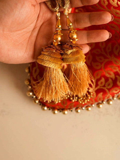 YUVA STREE Textured Potli Clutch - Image 4