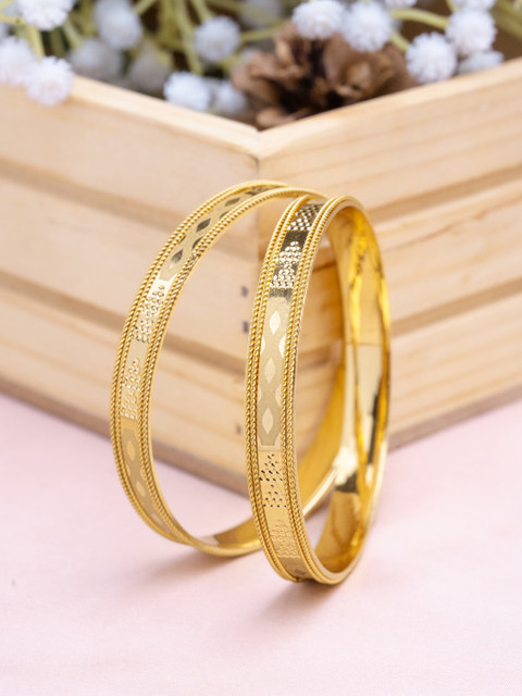 Zeraki Jewels Set Of 2 Textured Gold-Plated Bangles