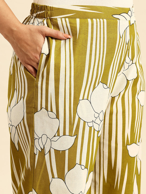 Sia Ab Pehnegi Duniya Embroidered Regular Beads and Stones Kurta With Palazzos Co-Ords Set - Image 3