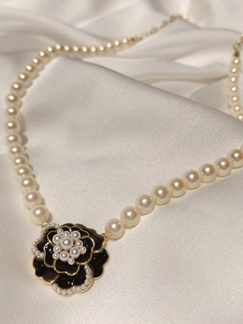 DressBerry Gold-Plated Choker Necklace