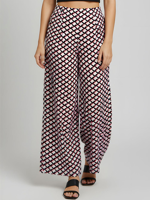 PYNK Women Printed Knitted Palazzos