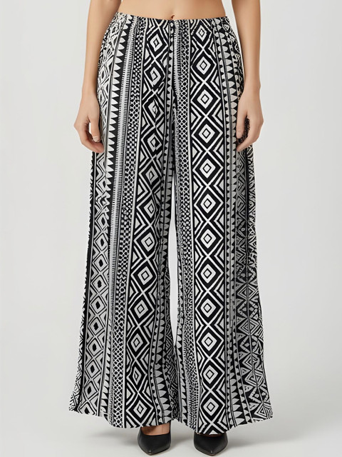 PYNK Women Printed Knitted Palazzos