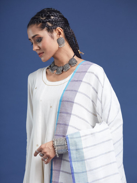 Taavi Striped Traditional Bengali Style Cotton Linen Dupatta With Pom Pom Tassels - Image 2