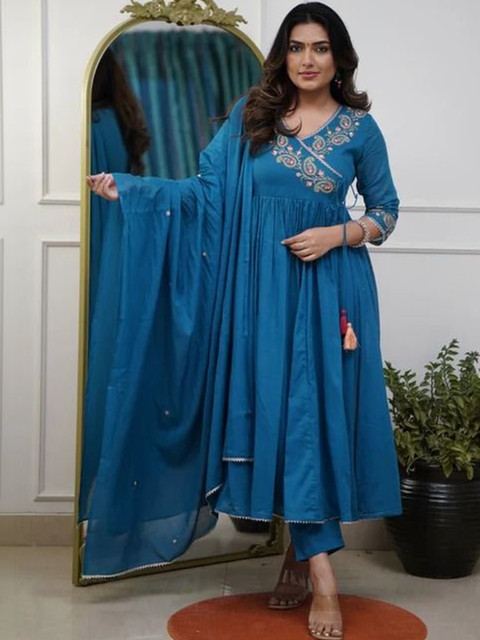 HERE&NOW Women Floral Embroidered Angrakha Thread Work Chanderi Silk Kurta with Trousers & With Dupatta