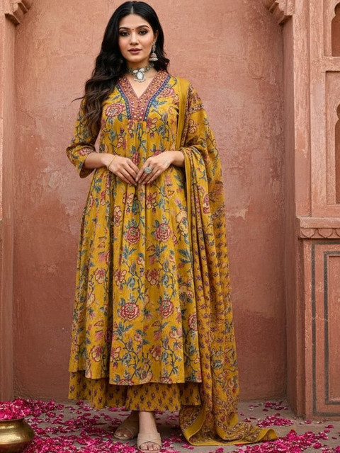 SZN Women Floral Printed Panelled Thread Work Kurta with Trousers & With Dupatta