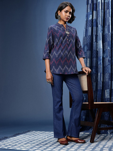 Taavi Geometric Woven Design V-Neck Ikat Crafted Kurti - Image 4