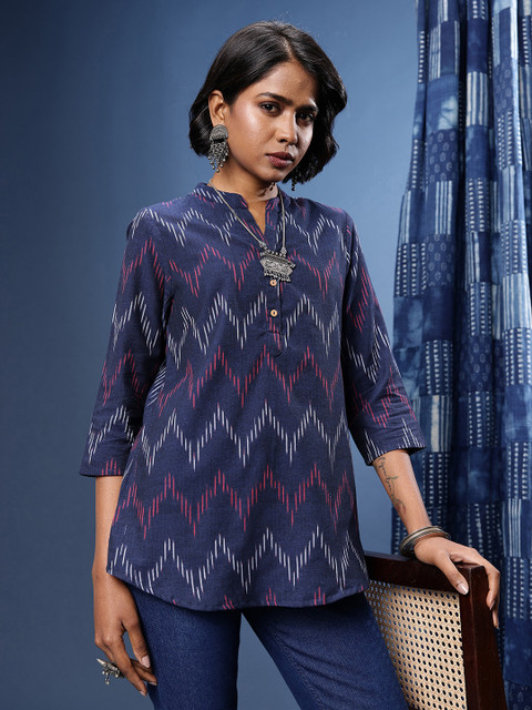 Taavi Geometric Woven Design V-Neck Ikat Crafted Kurti - Image 2