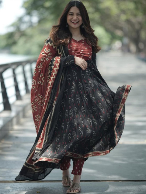 GoSriKi Women Ethnic Motifs Printed Empire Kurta with Trousers & With Dupatta