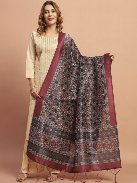 AKSHADEEP Women Ajrakh Keri Printed Chanderi Dupatta