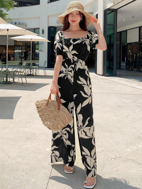 SHYAM SUNDARI Women Floral Printed Puff Sleeves Jumpsuit