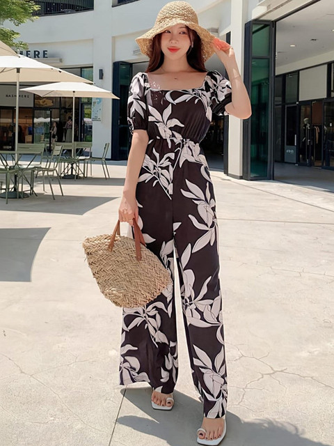 SHYAM SUNDARI Women Floral Printed Puff Sleeves Jumpsuit