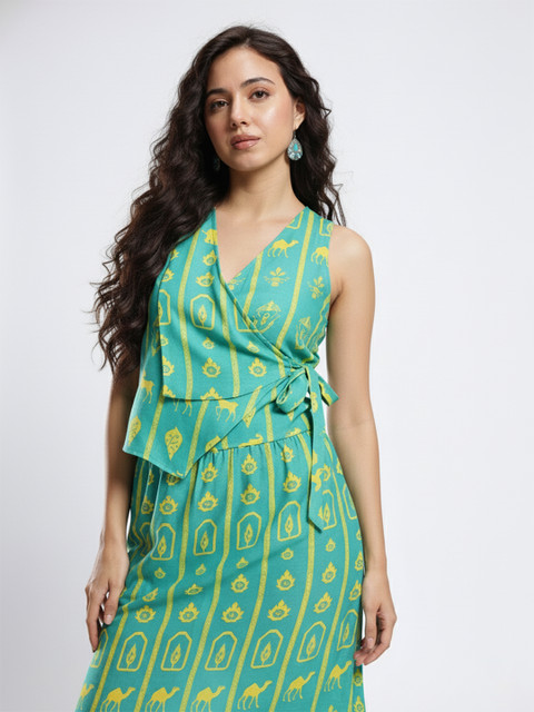 fusion by glitchez Indie Conversation Printed Top with Skirt Co-Ords