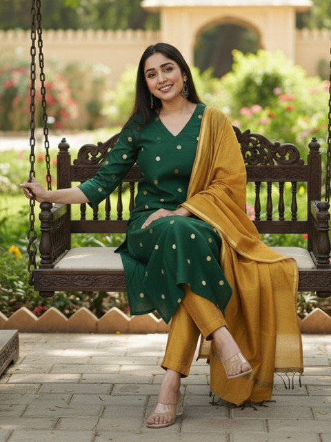 Aaghnya Women Ethnic Motifs Printed Regular Kurta with Trousers & With Dupatta