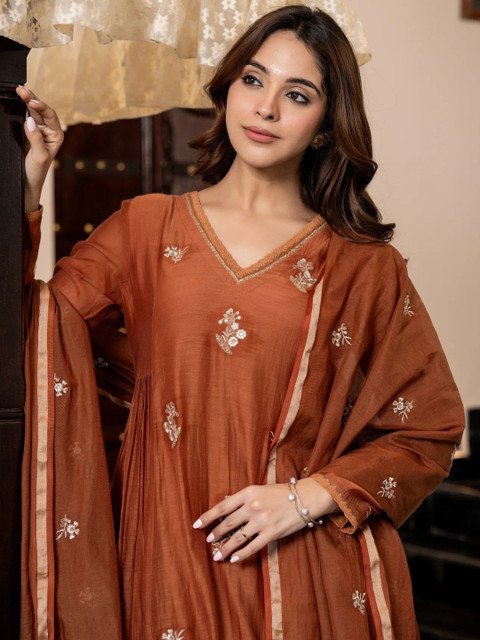 KALINI Women Ethnic Motifs Embroidered Panelled Thread Work Pure Cotton Kurta with Trousers & With Dupatta - Image 3