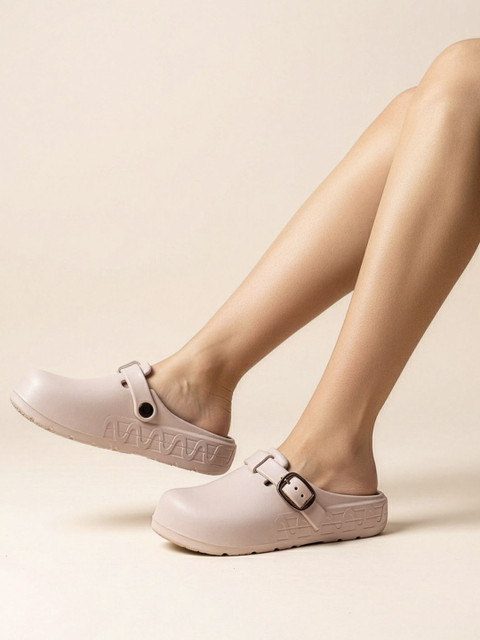 Kook N Keech Women Rubber Clogs