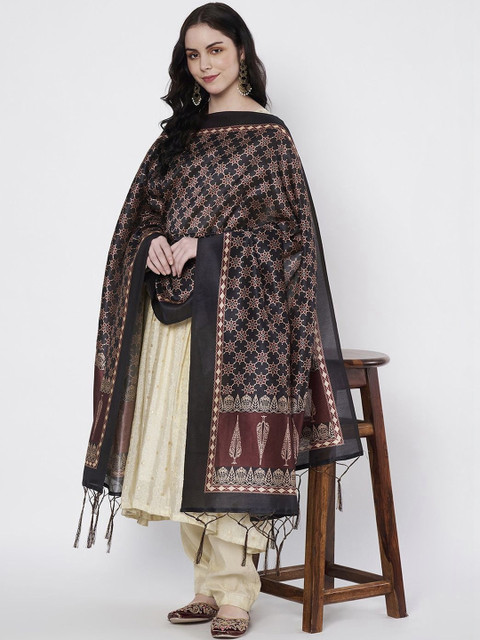 AKSHADEEP Women Ajrakh Leaf Printed Silk Dupatta