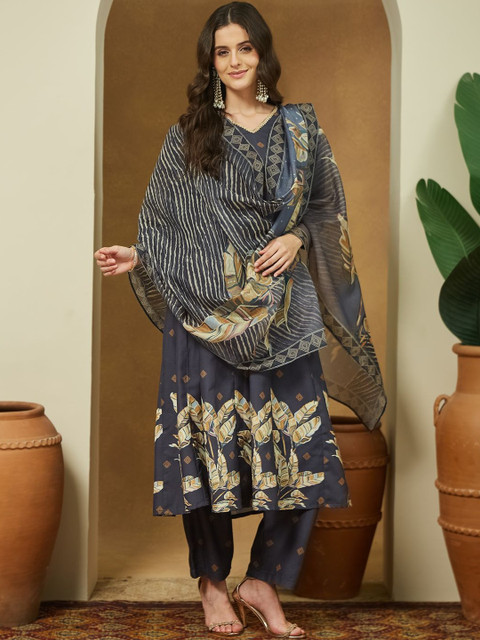 Janasya Women Printed Panelled Gotta Patti Kurta with Palazzos & With Dupatta - Image 4