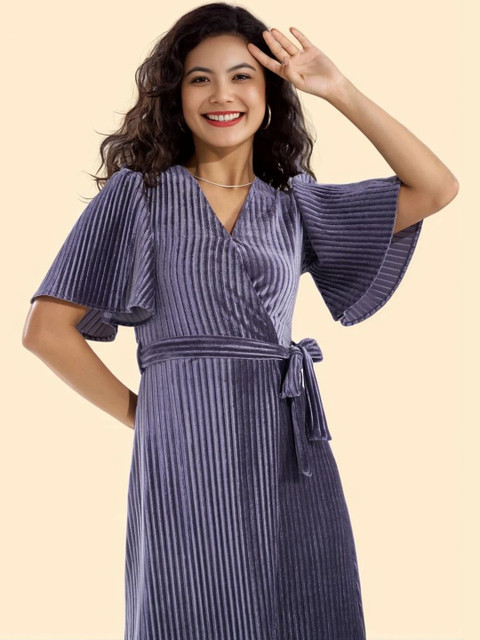 DressBerry Flared Sleeve Velvet Midi Dress - Image 2