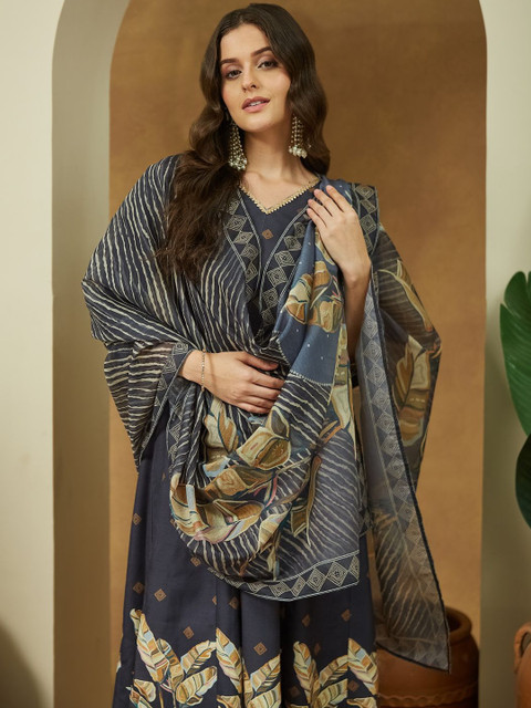 Janasya Women Printed Panelled Gotta Patti Kurta with Palazzos & With Dupatta - Image 3