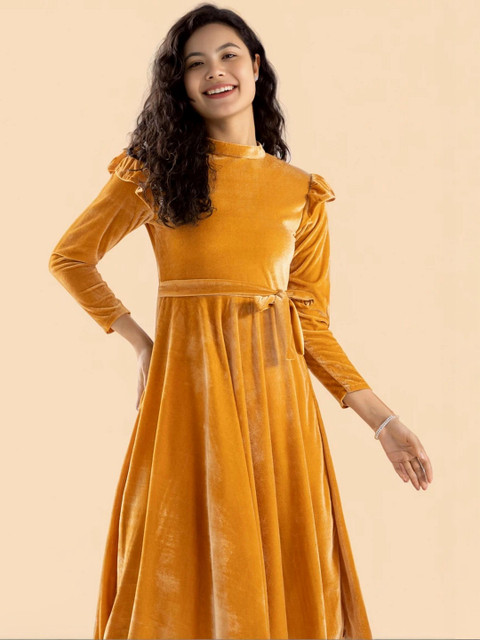 DressBerry Keyhole Neck Velvet Fit & Flare Midi Dress - Image 2