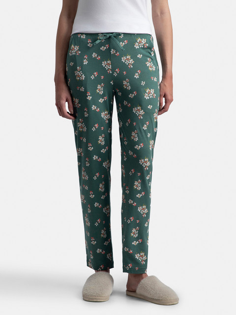 Jockey Micro Modal Cotton Relaxed Fit Printed Pyjama with Side Pockets - RX09