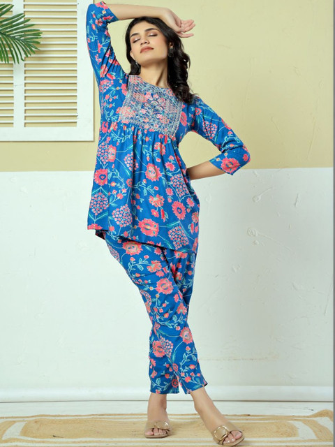 Araaha Printed Round Neck Top With Trousers Co-Ords